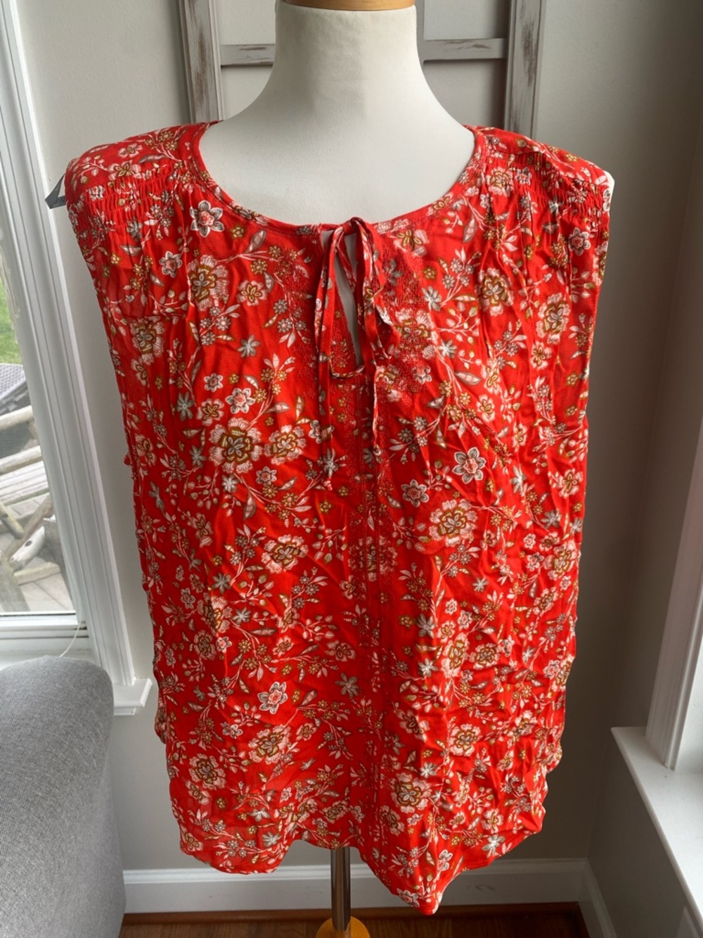 Daniel Rainn Floral Tie-Neck, intricate embroidered vertical detailing  tank XL